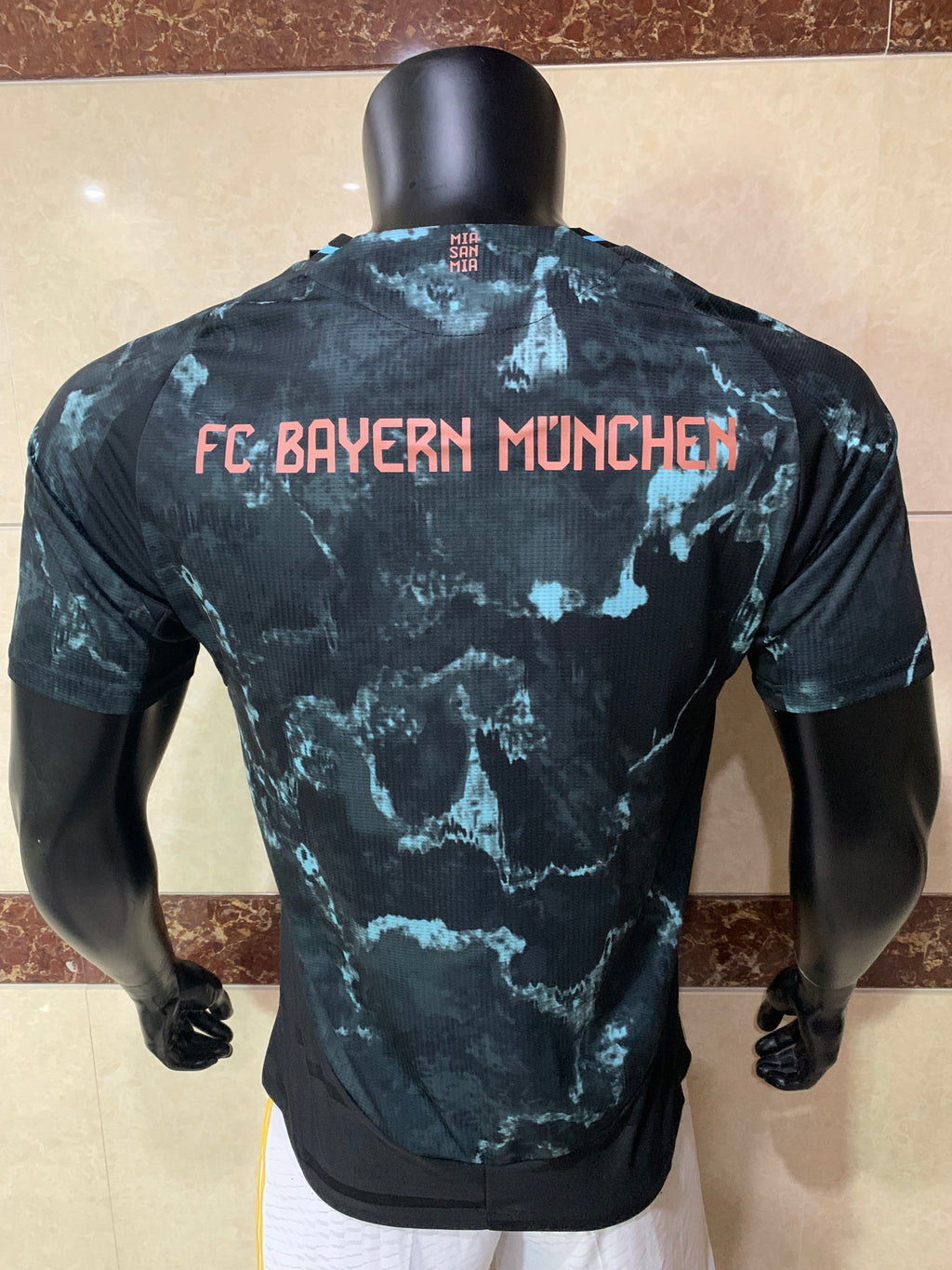 Camiseta Bayern de Munich Segunda Equipación 24/25, Player