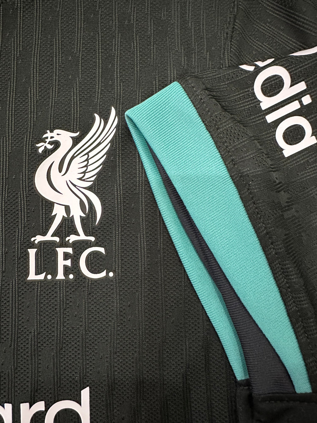 Camiseta Liverpool Negra Segunda Equipación 24/25, Player