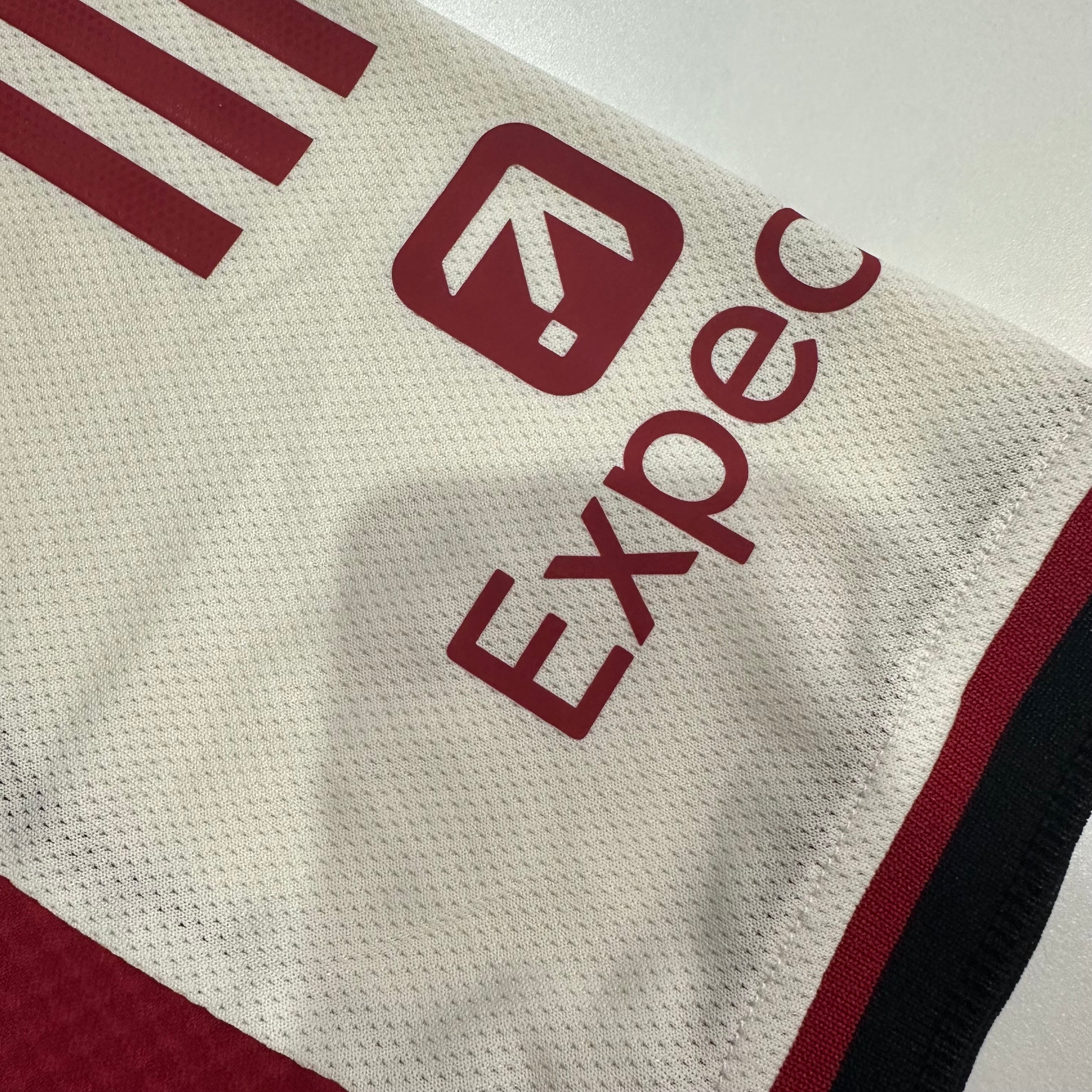 Camiseta Liverpool Blanca Segunda Equipación 25/26, Player