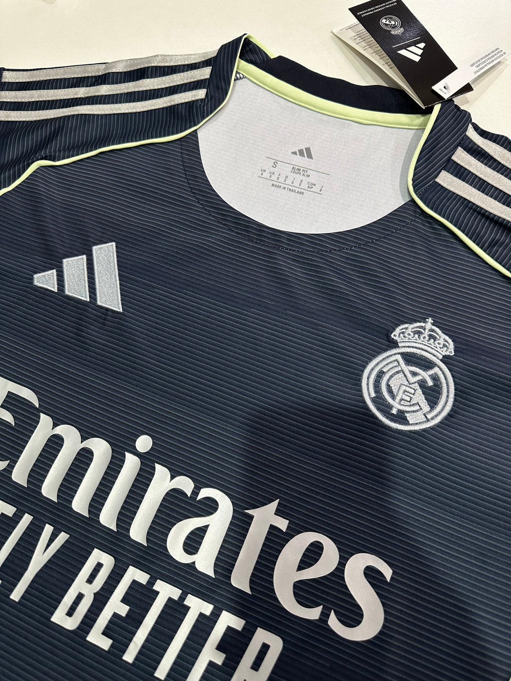 Camiseta Real Madrid Segunda Equipación 25/26, Fan