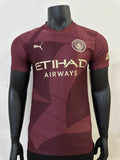 tercera equipacion man city 24-25 granate