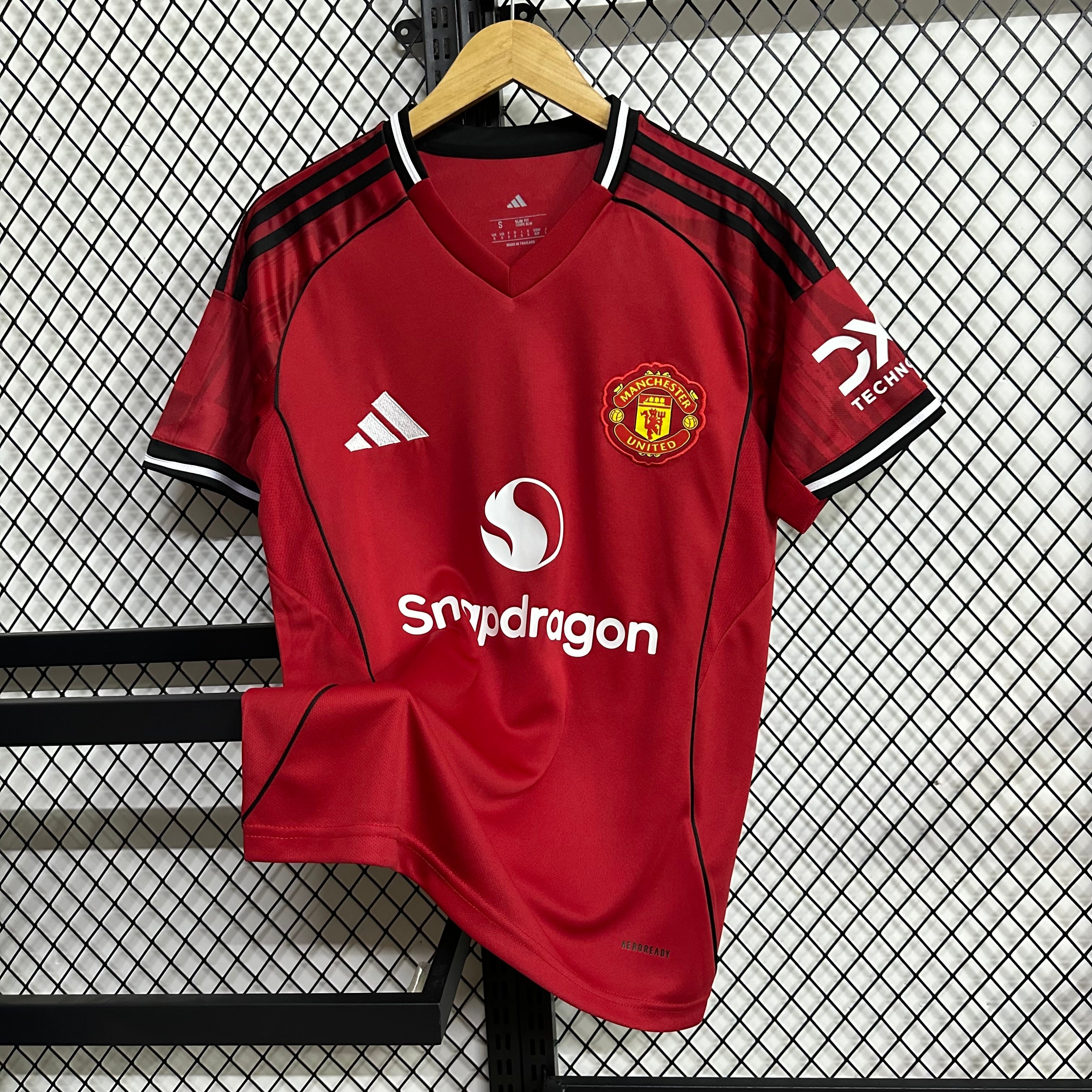 primera equipacion manchester 25-26