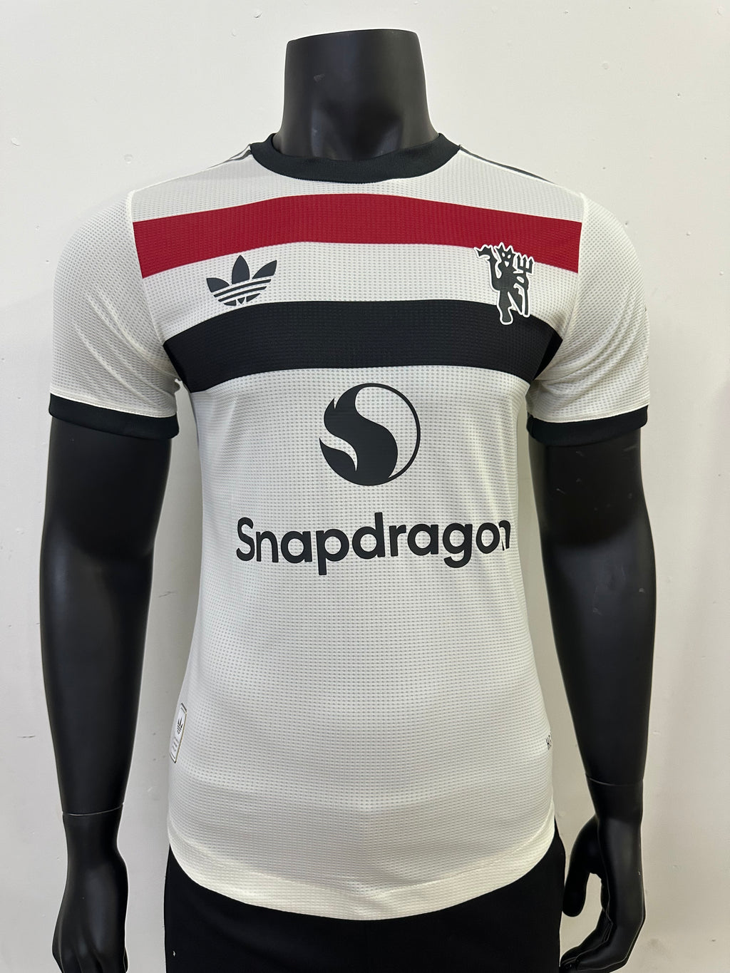 tercera equipacion manchester united 24-25 camiseta blanca