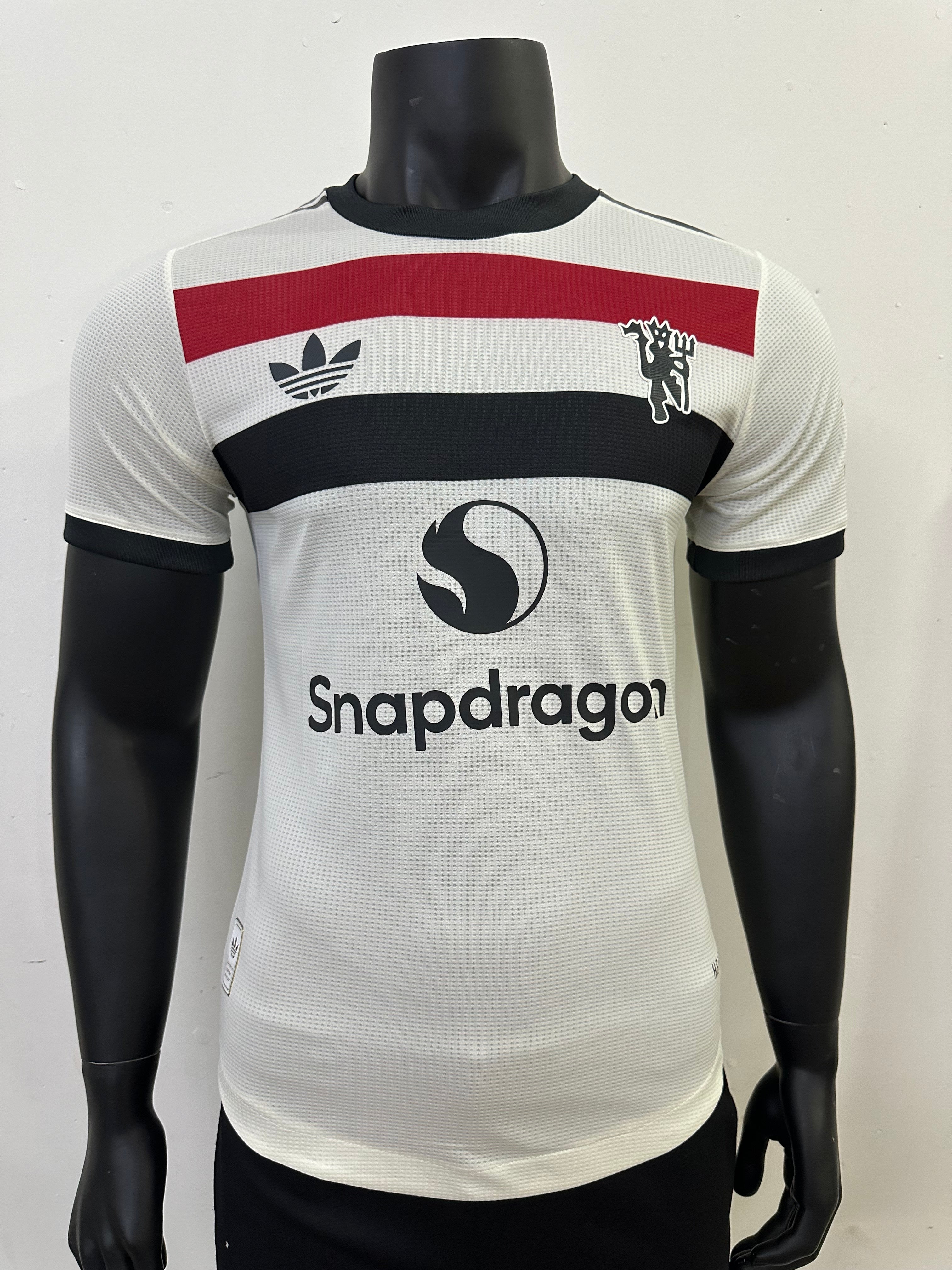 tercera equipacion manchester united 24-25 camiseta blanca