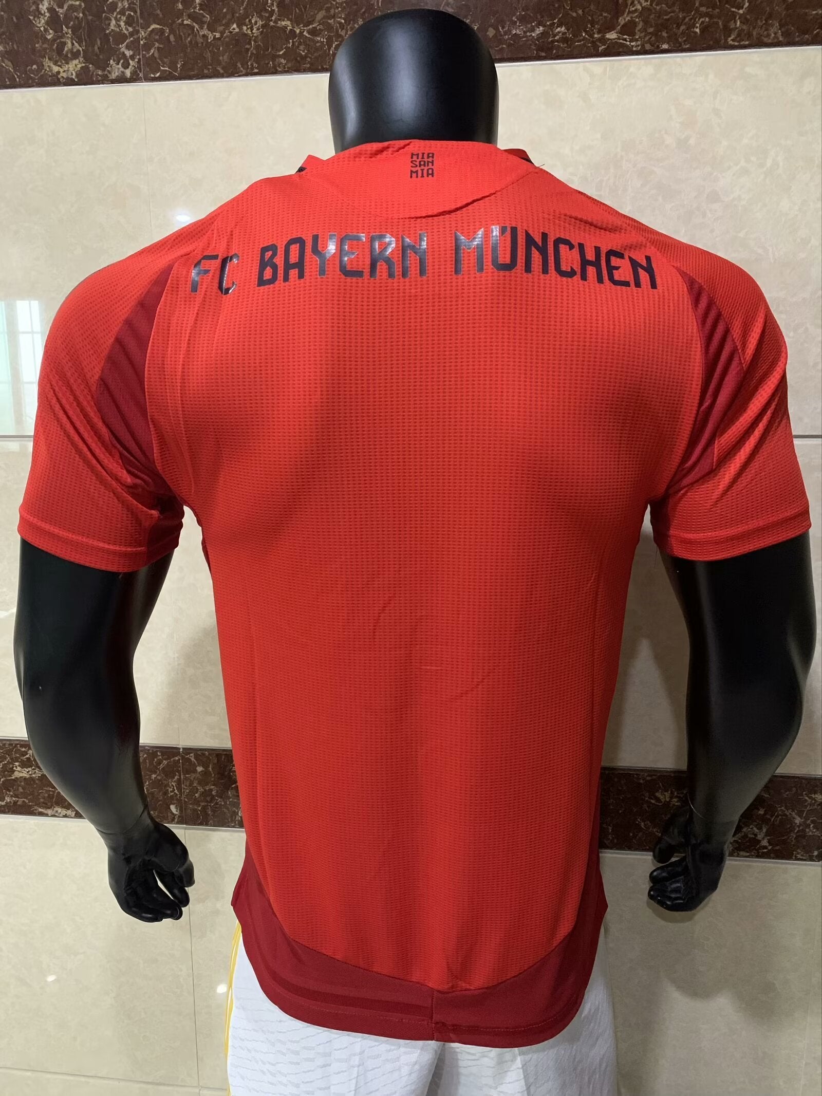 Camiseta Bayern de Munich Primera Equipación 24/25, Player