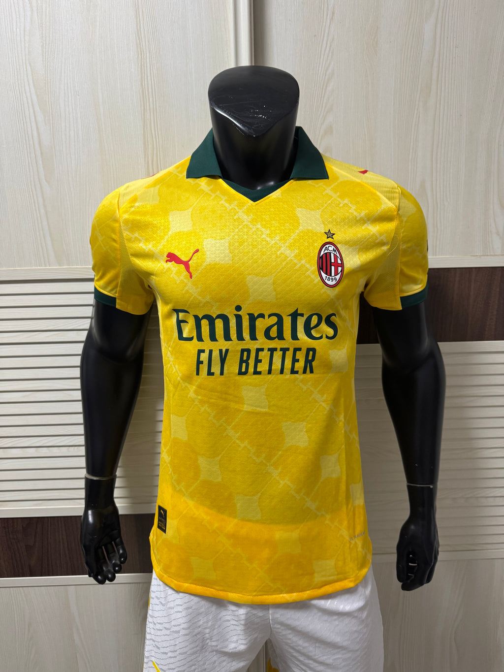 Camiseta AC Milan Tercera Equipación 25/26 amarilla