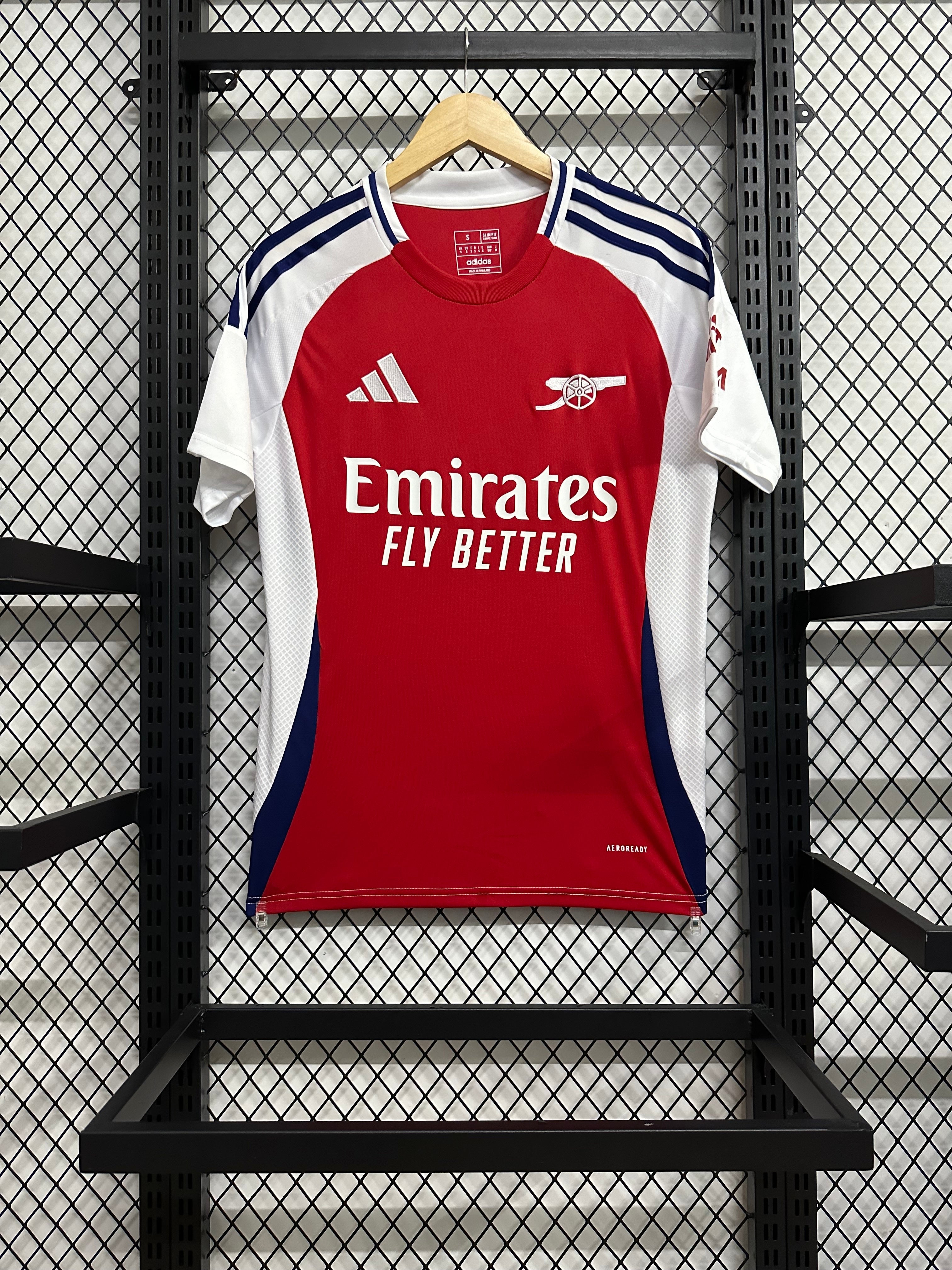 camiseta arsenal primera equipacion 24-25 roja y blanca