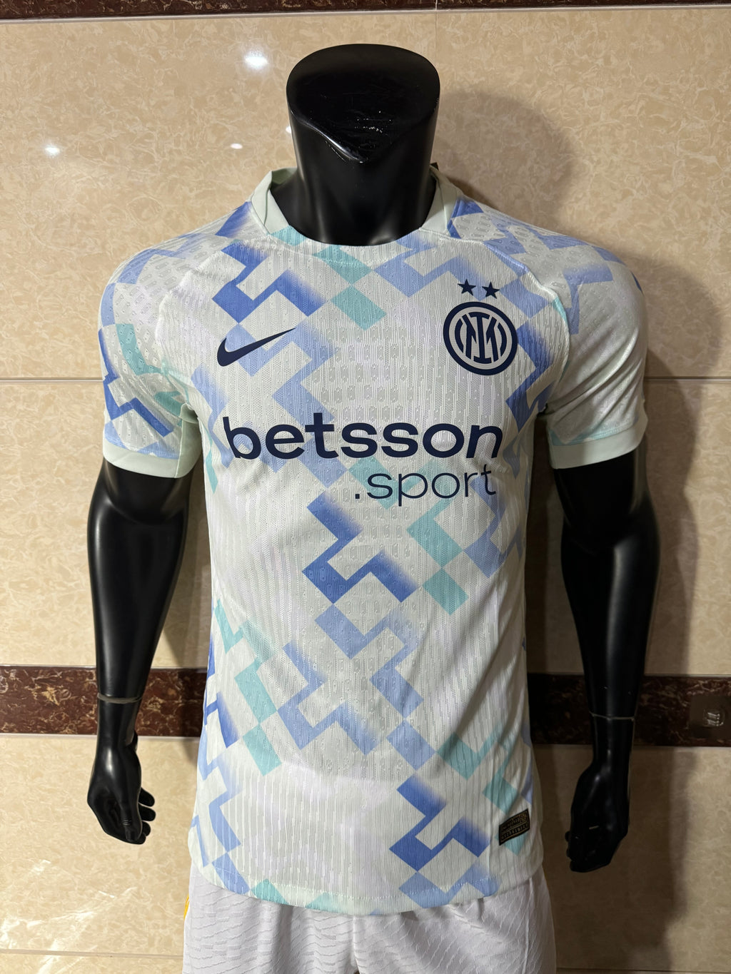 segunda equipacion del inter blanca 25-26