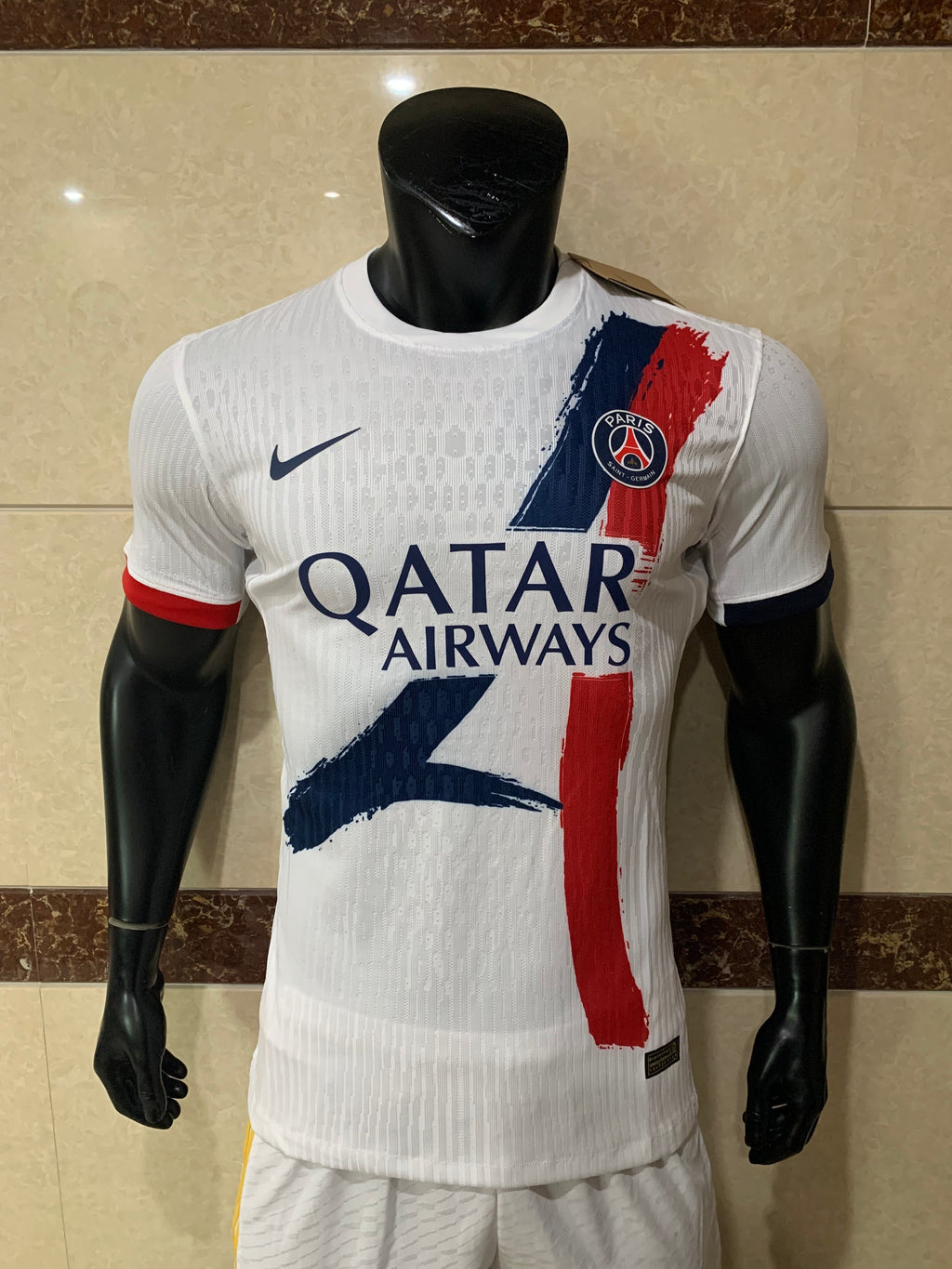 camiseta blanca del psg
